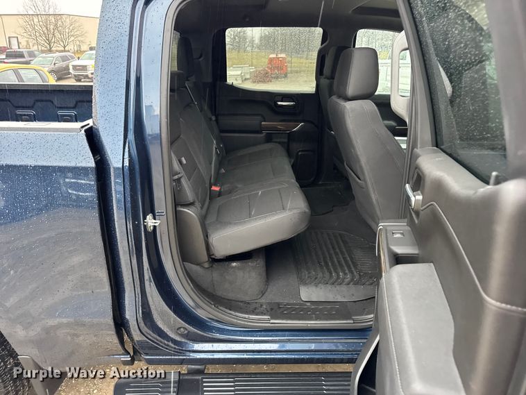 image for item EN0850 2020 Chevrolet Silverado 1500 Crew Cab pickup truck