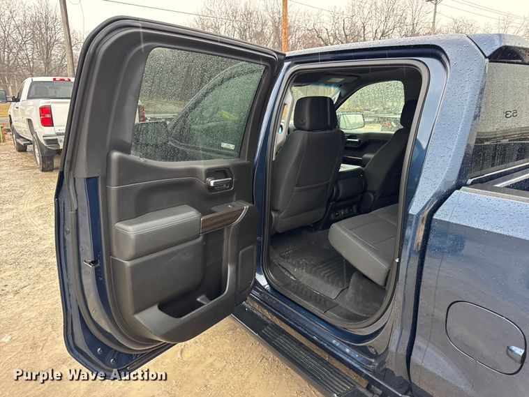 image for item EN0850 2020 Chevrolet Silverado 1500 Crew Cab pickup truck