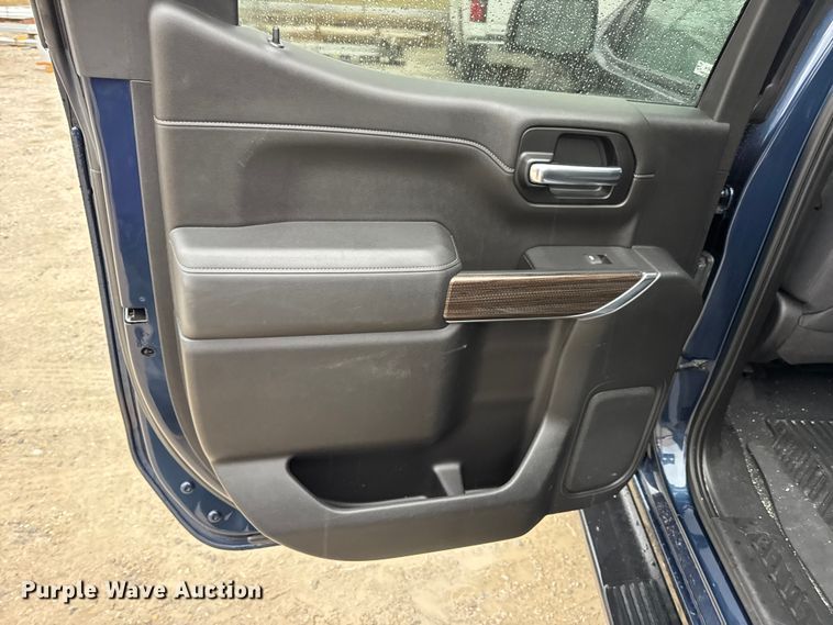 image for item EN0850 2020 Chevrolet Silverado 1500 Crew Cab pickup truck