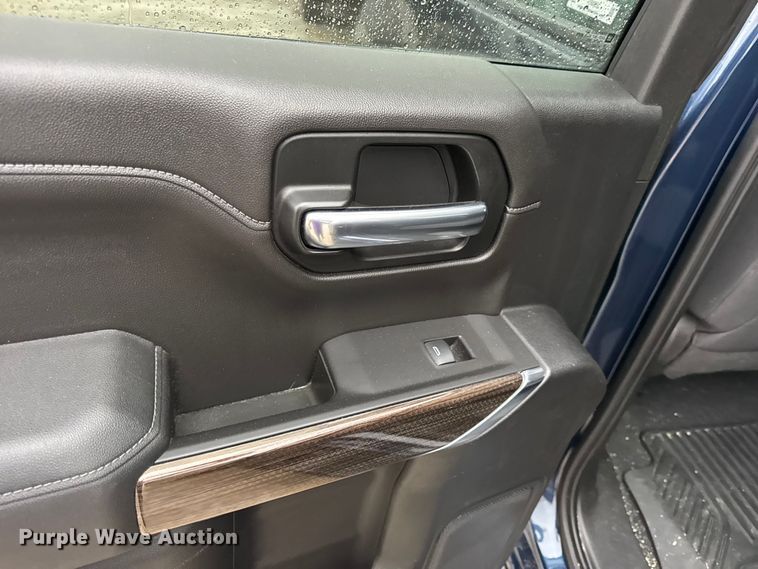 image for item EN0850 2020 Chevrolet Silverado 1500 Crew Cab pickup truck