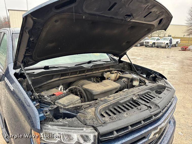 image for item EN0850 2020 Chevrolet Silverado 1500 Crew Cab pickup truck