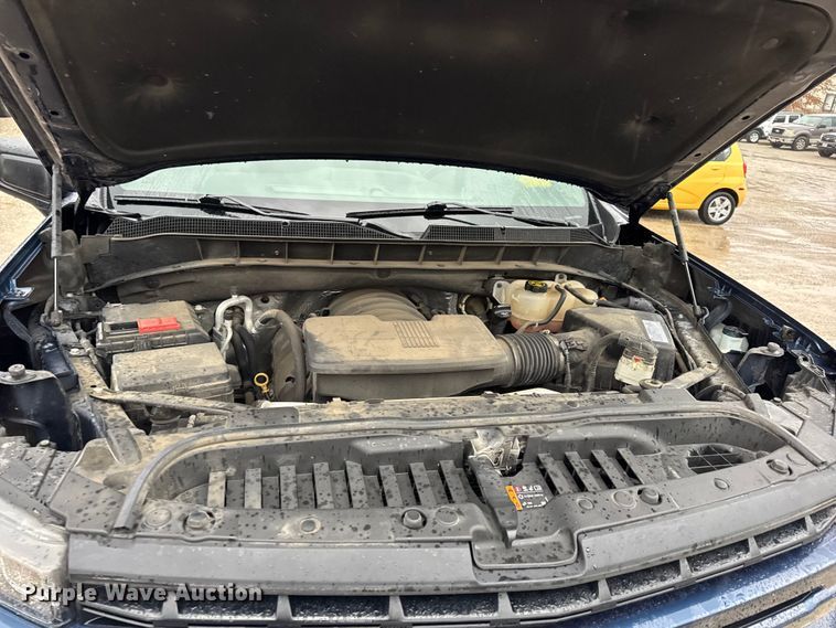 image for item EN0850 2020 Chevrolet Silverado 1500 Crew Cab pickup truck