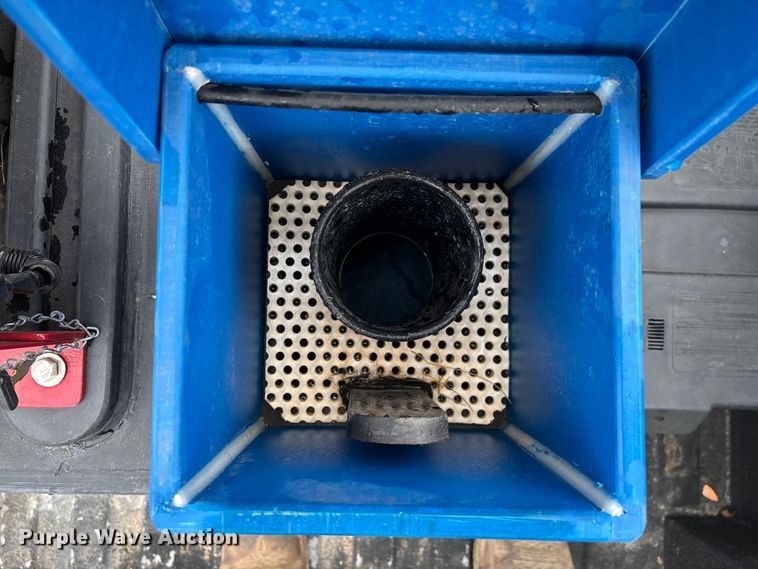 image for item EO4179 2014 CET Fire Pumps Mfg brush fire skid unit