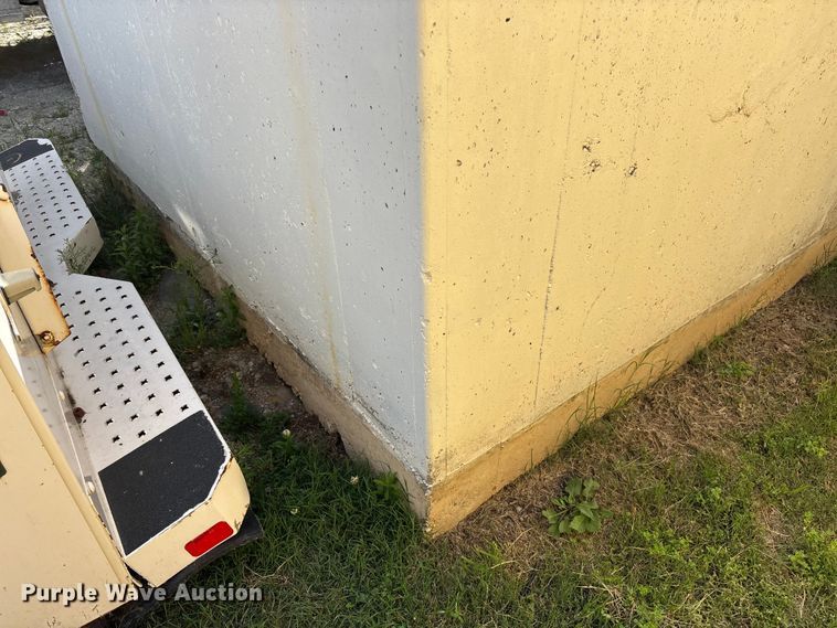 image for item EO4209 Concrete fuel tank enclosure