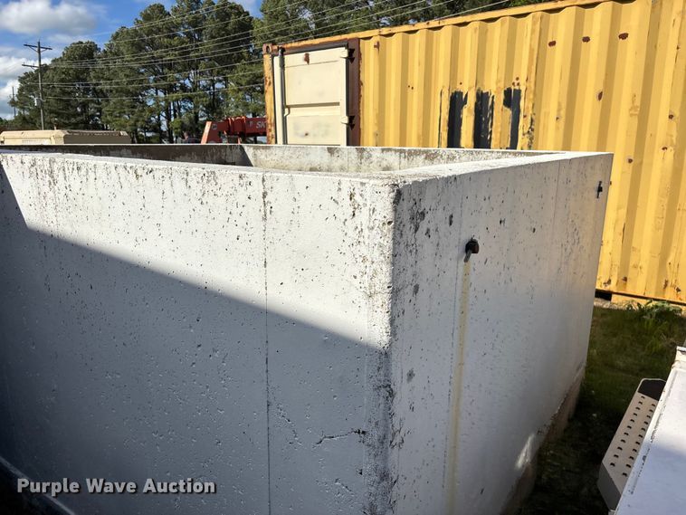 image for item EO4209 Concrete fuel tank enclosure