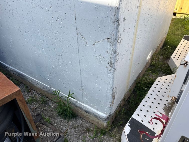 image for item EO4209 Concrete fuel tank enclosure