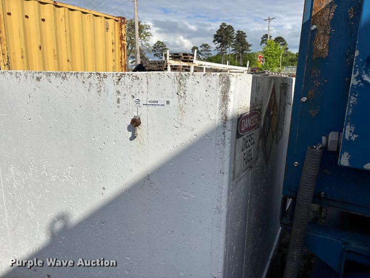image for item EO4209 Concrete fuel tank enclosure
