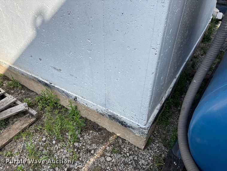 image for item EO4209 Concrete fuel tank enclosure