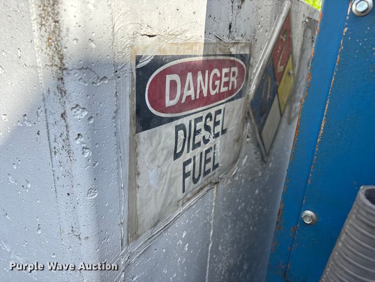 image for item EO4209 Concrete fuel tank enclosure