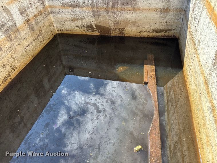 image for item EO4209 Concrete fuel tank enclosure