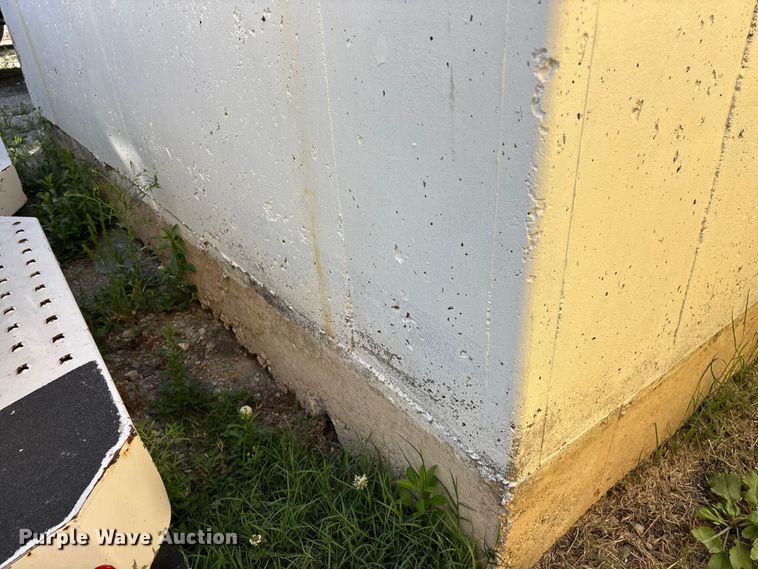 image for item EO4209 Concrete fuel tank enclosure