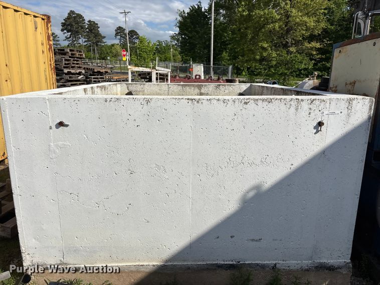 image for item EO4209 Concrete fuel tank enclosure