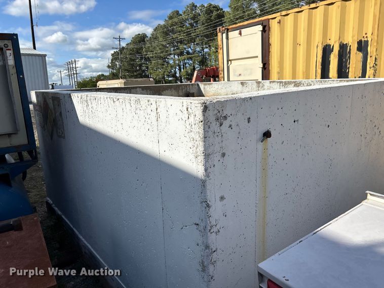 image for item EO4209 Concrete fuel tank enclosure