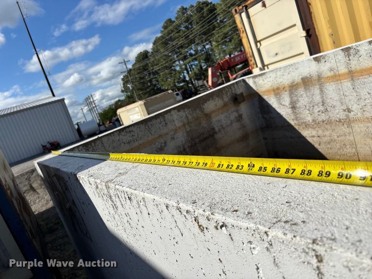 image for item EO4209 Concrete fuel tank enclosure