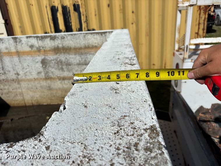 image for item EO4209 Concrete fuel tank enclosure