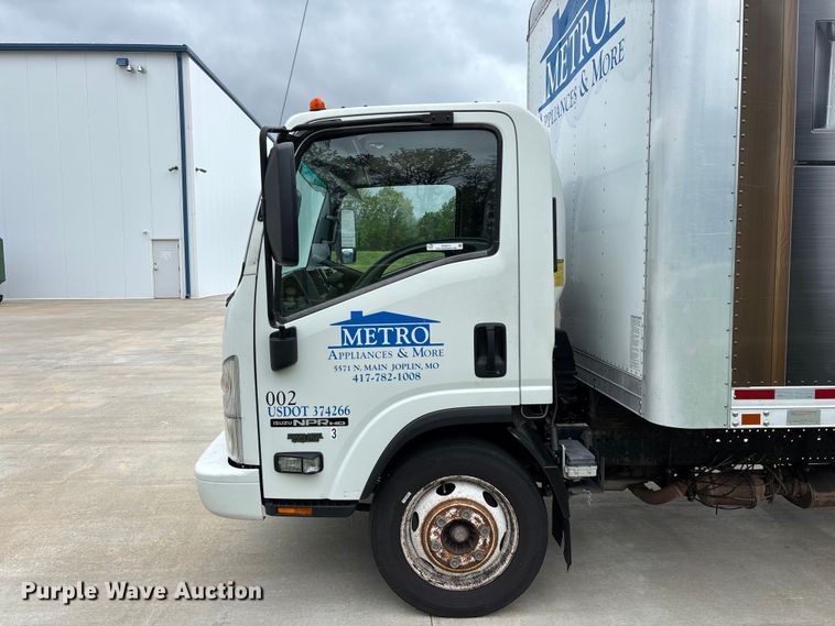 image for item EO4213 2016 Isuzu NPR box truck