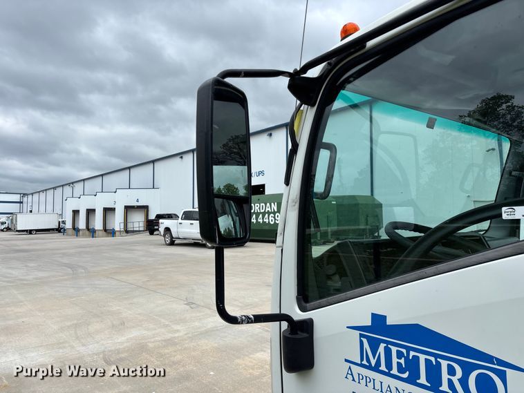 image for item EO4213 2016 Isuzu NPR box truck