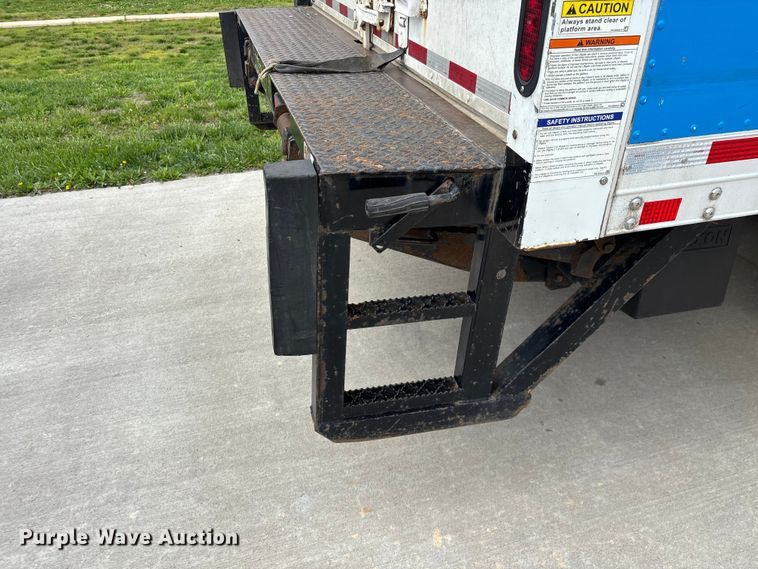 image for item EO4213 2016 Isuzu NPR box truck