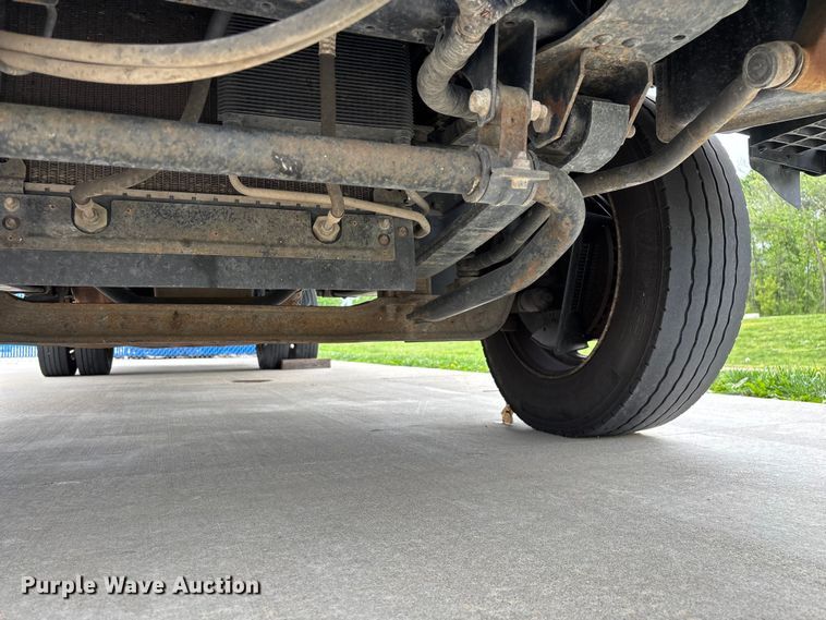image for item EO4213 2016 Isuzu NPR box truck