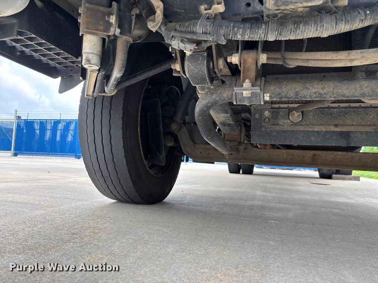 image for item EO4213 2016 Isuzu NPR box truck