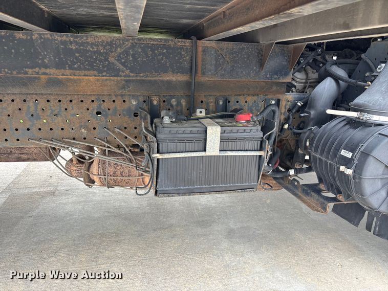 image for item EO4213 2016 Isuzu NPR box truck