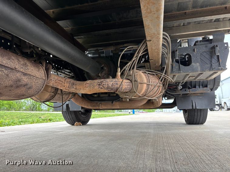 image for item EO4213 2016 Isuzu NPR box truck
