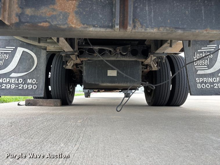 image for item EO4213 2016 Isuzu NPR box truck