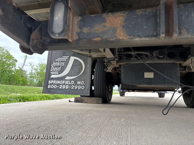 image for item EO4213 2016 Isuzu NPR box truck