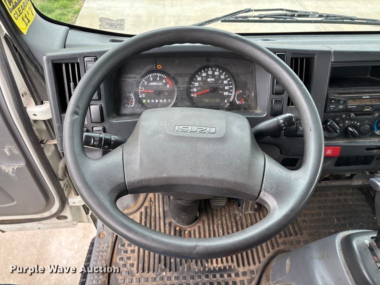 image for item EO4213 2016 Isuzu NPR box truck