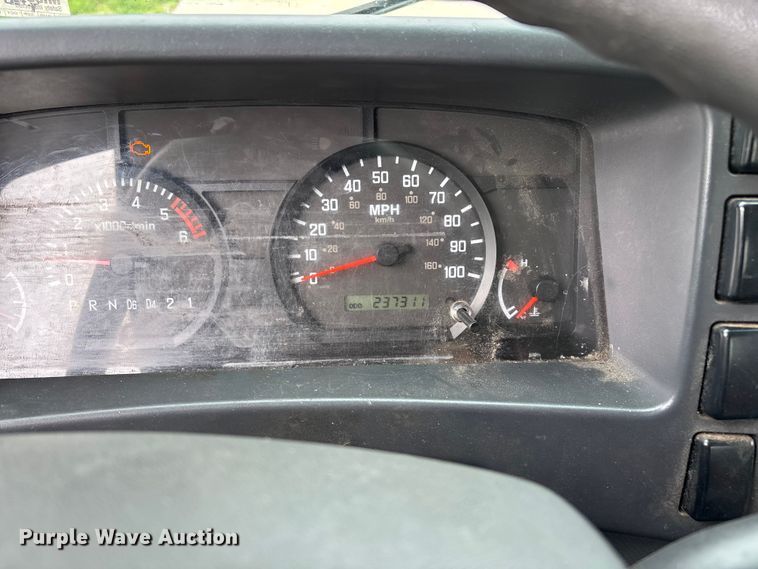 image for item EO4213 2016 Isuzu NPR box truck
