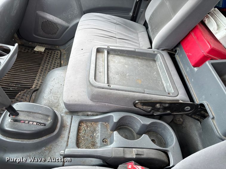 image for item EO4213 2016 Isuzu NPR box truck