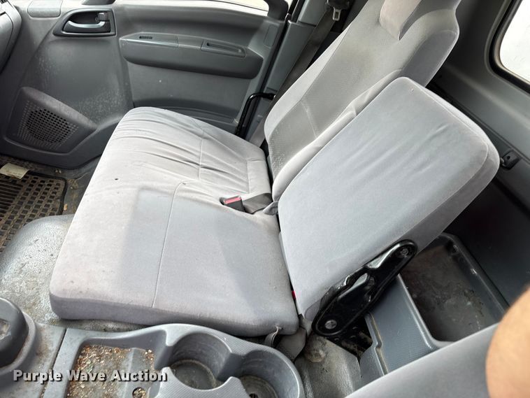 image for item EO4213 2016 Isuzu NPR box truck