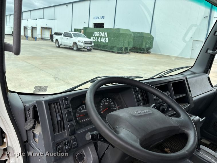 image for item EO4213 2016 Isuzu NPR box truck