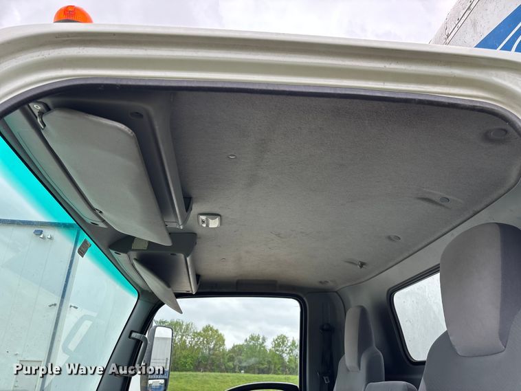 image for item EO4213 2016 Isuzu NPR box truck