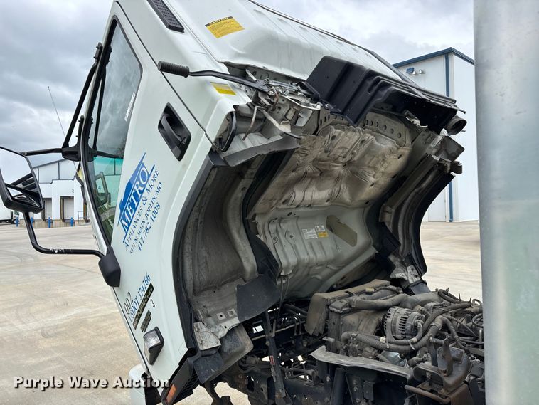 image for item EO4213 2016 Isuzu NPR box truck