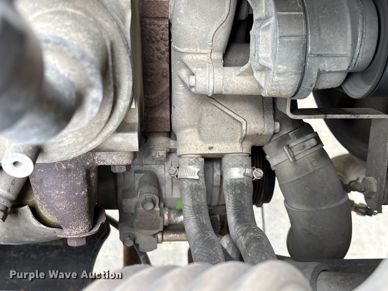 image for item EO4213 2016 Isuzu NPR box truck