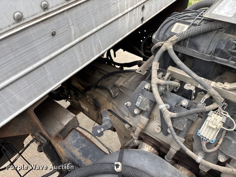 image for item EO4213 2016 Isuzu NPR box truck