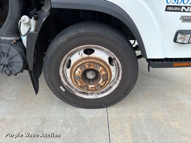 image for item EO4213 2016 Isuzu NPR box truck