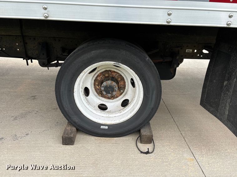 image for item EO4213 2016 Isuzu NPR box truck