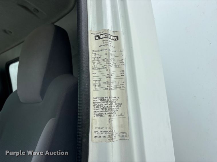 image for item EO4213 2016 Isuzu NPR box truck