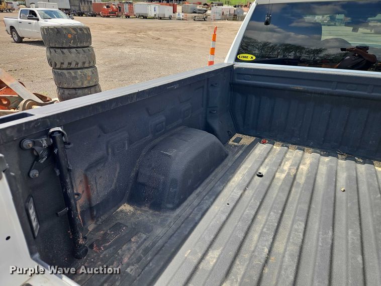 image for item EO7248 2022 GMC Sierra Crew Cab pickup truck