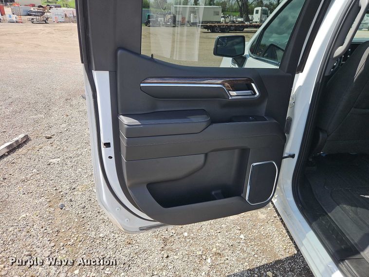 image for item EO7248 2022 GMC Sierra Crew Cab pickup truck