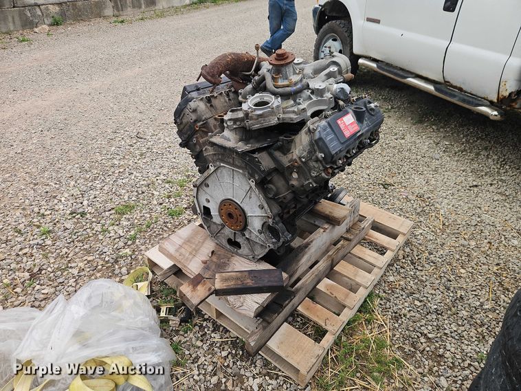 image for item EO7253 2006 International A325C engine