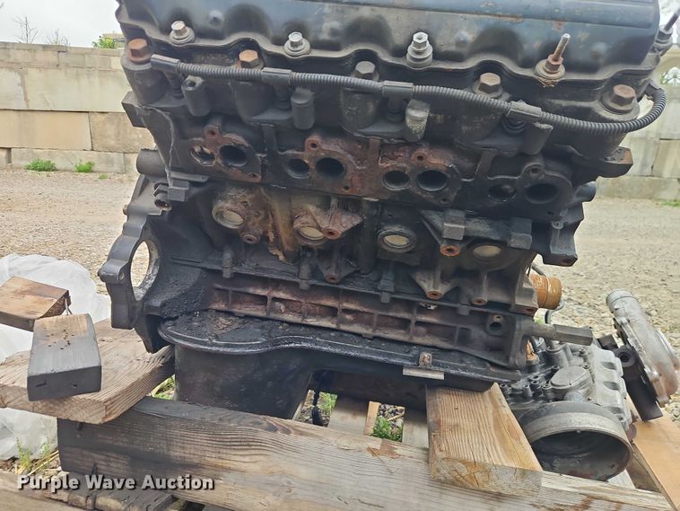image for item EO7253 2006 International A325C engine