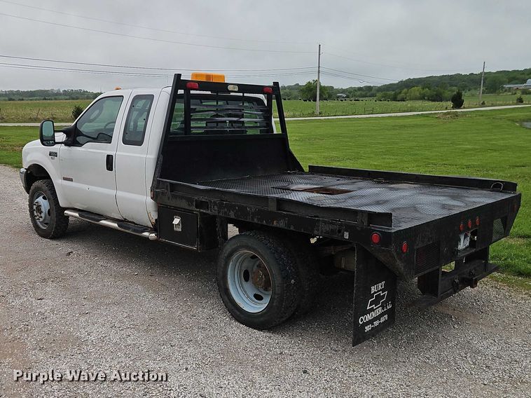 image for item EO7254 2004 Ford F450 Super Duty Ext. Cab flatbed pickup truck