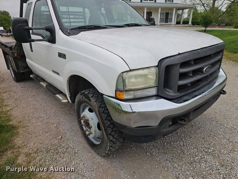 image for item EO7254 2004 Ford F450 Super Duty Ext. Cab flatbed pickup truck