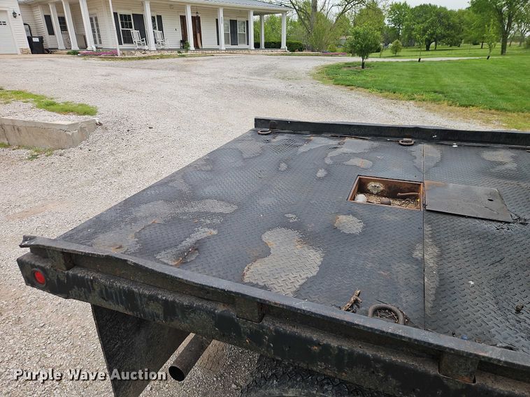 image for item EO7254 2004 Ford F450 Super Duty Ext. Cab flatbed pickup truck