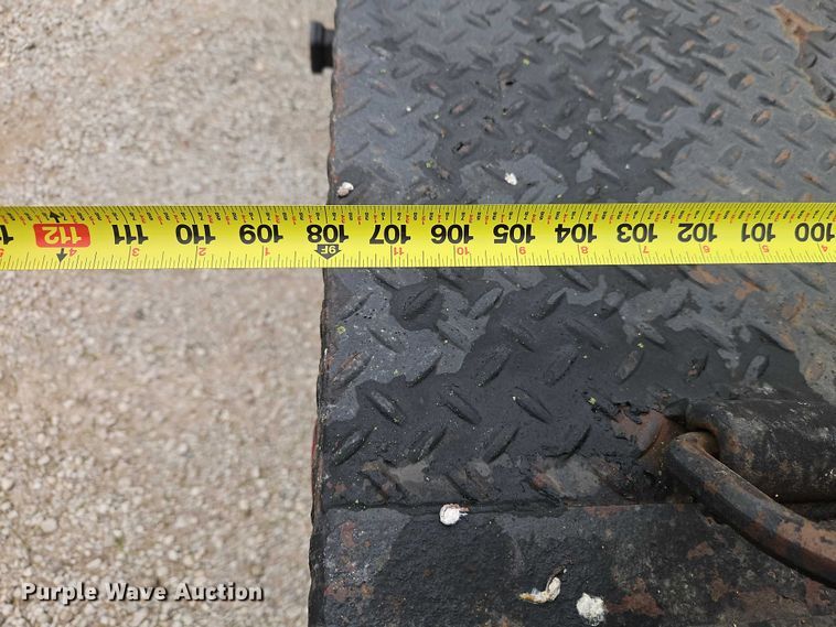 image for item EO7254 2004 Ford F450 Super Duty Ext. Cab flatbed pickup truck