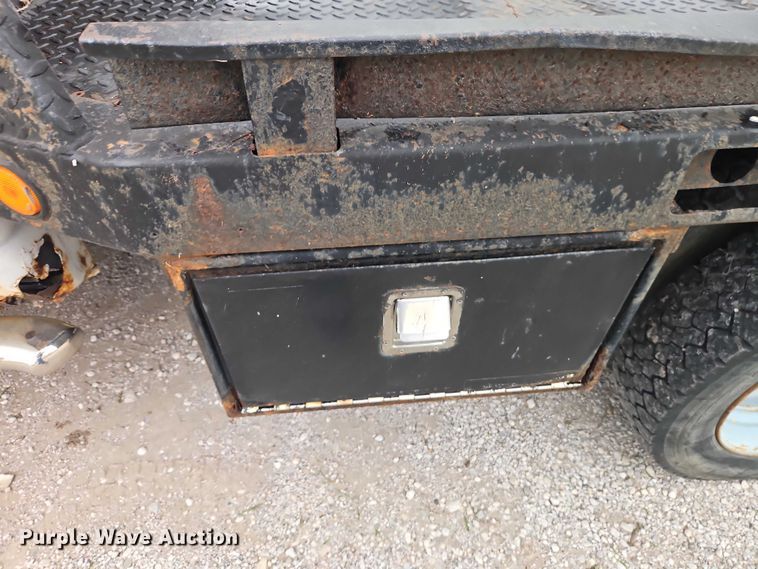 image for item EO7254 2004 Ford F450 Super Duty Ext. Cab flatbed pickup truck