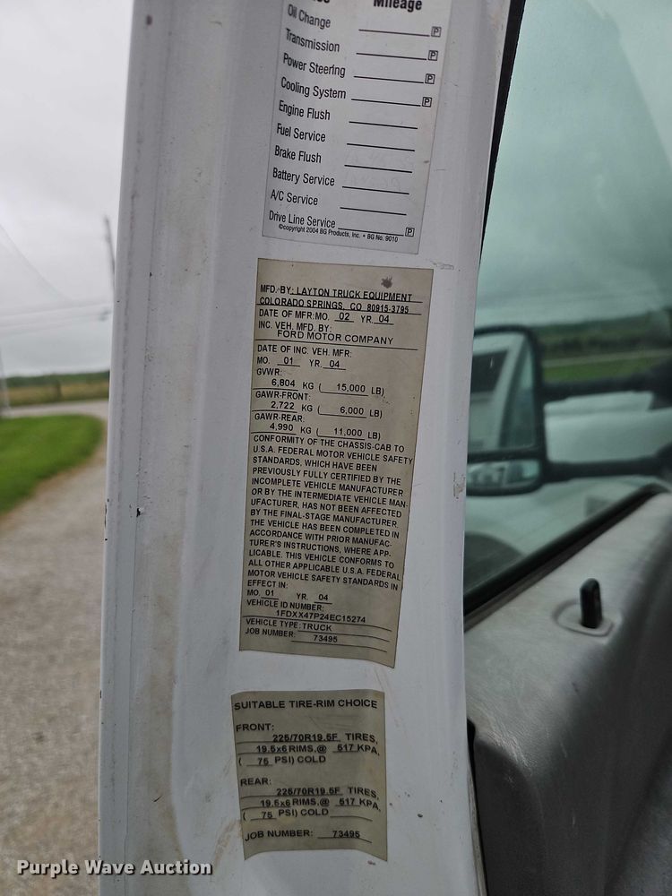 image for item EO7254 2004 Ford F450 Super Duty Ext. Cab flatbed pickup truck